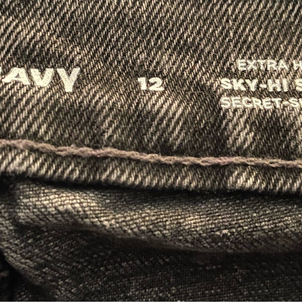 6 pairs of Women’s Old Navy High Rise slim/straight fit jeans. - Picture 2 of 7